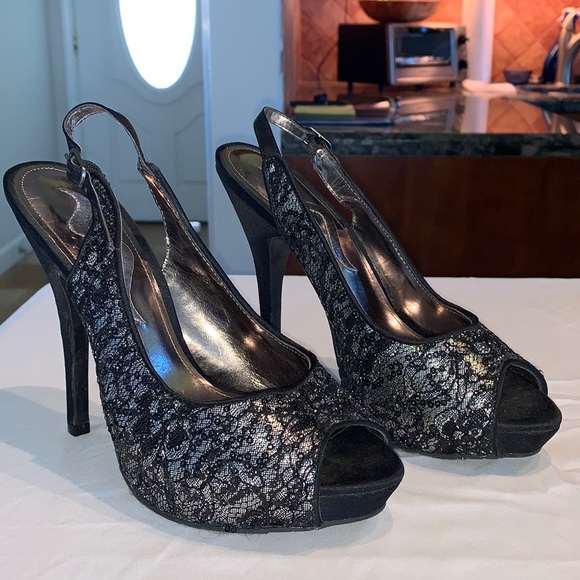 Nina Heels. Slightly worn. Size 7 1/2m - Picture 1 of 2